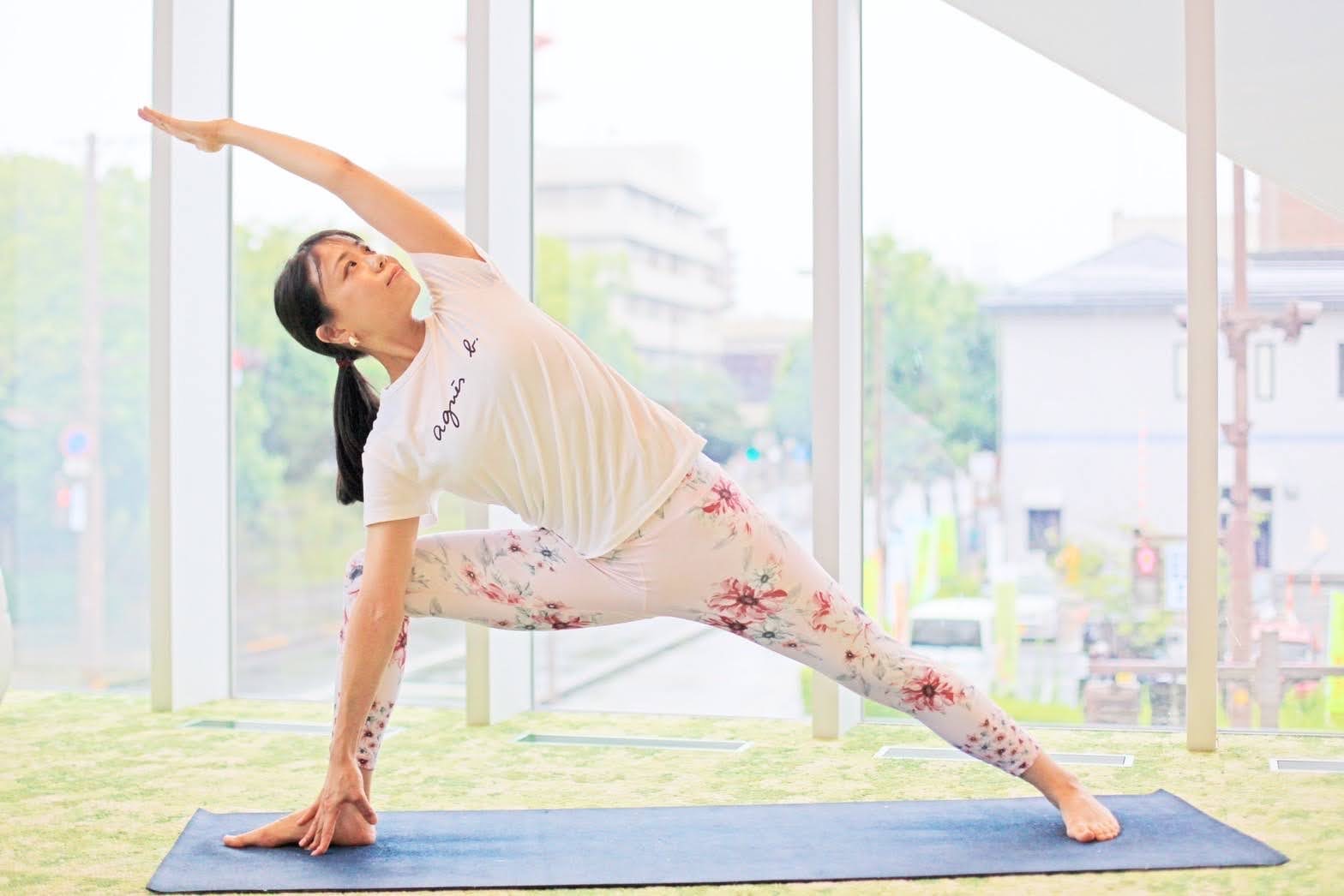 呼吸深まる 朝のリラックスヨガ